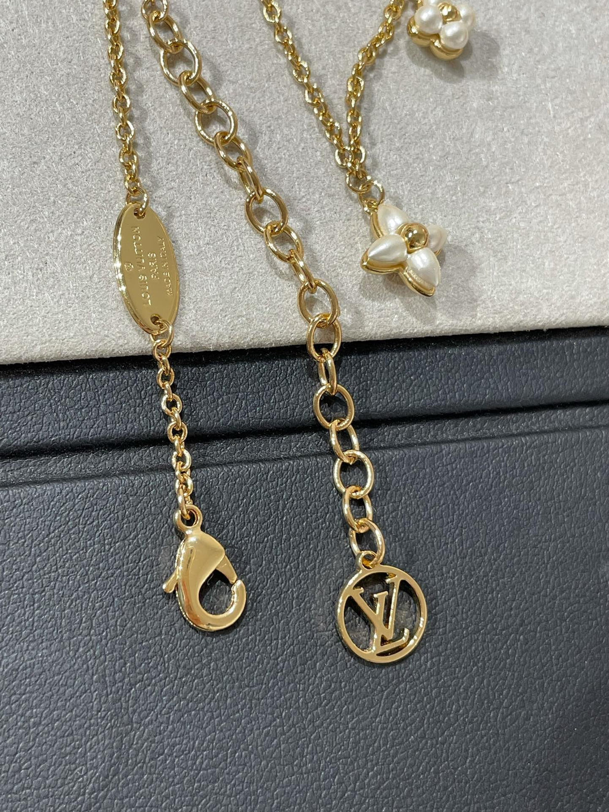 Aura FLOWERGRAM GOLD MOP DOPPELREIHIGE HALSKETTE