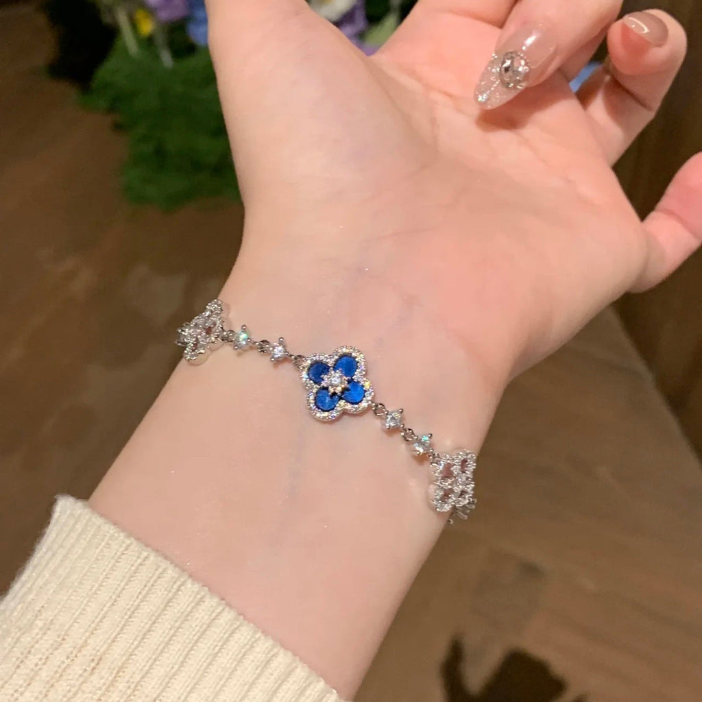 Aura CLOVER 5 MOTIF PINK BLUE RED WHITE BRACELET