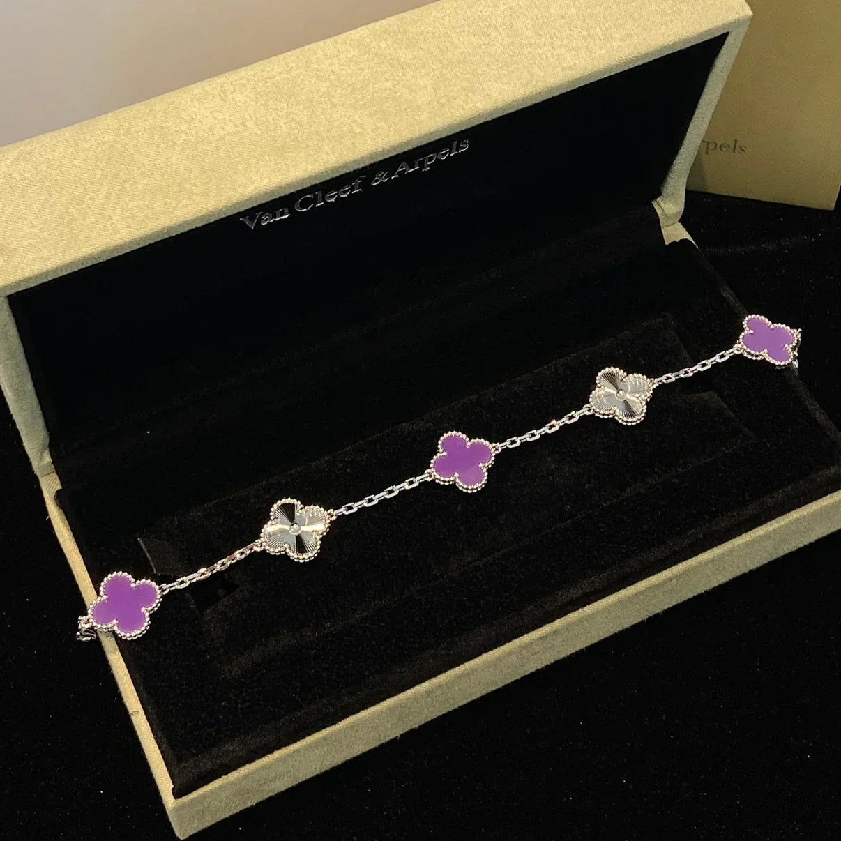 [Aura ]New  CLOVER 5 MOTIF VIOLET BRACELET COLLECTION