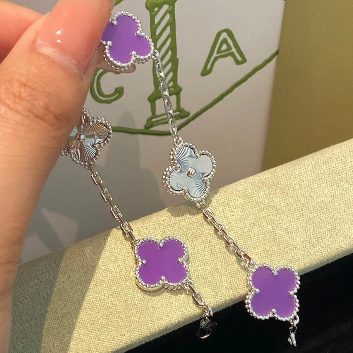 [Aura ]New  CLOVER 5 MOTIF VIOLET BRACELET COLLECTION