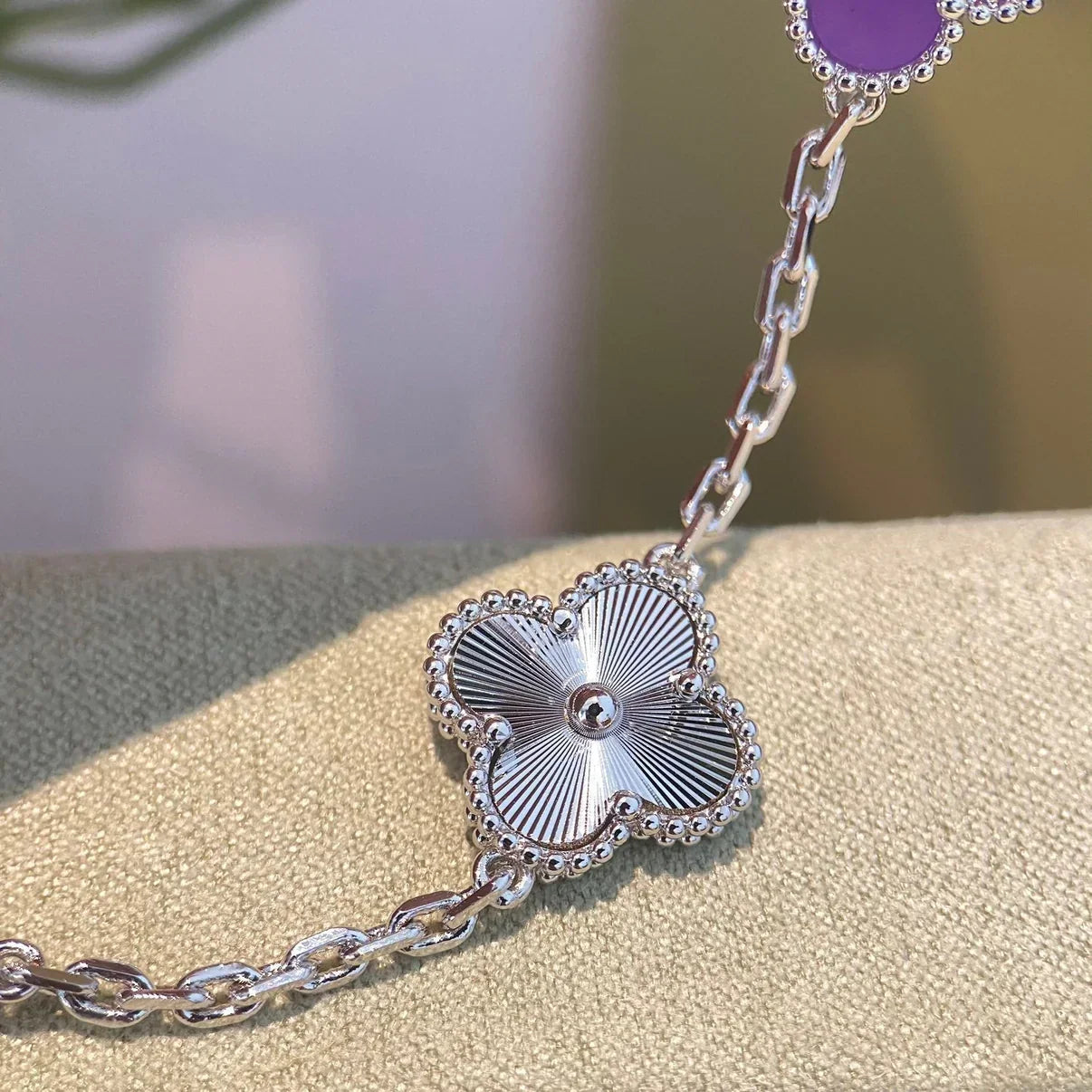 [Aura ]New  CLOVER 5 MOTIF VIOLET BRACELET COLLECTION