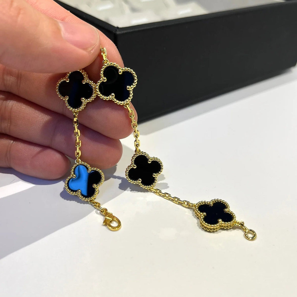 [⭐Aura ]New CLOVER 5 MOTIF ONYXS BRACELET COLLECTION