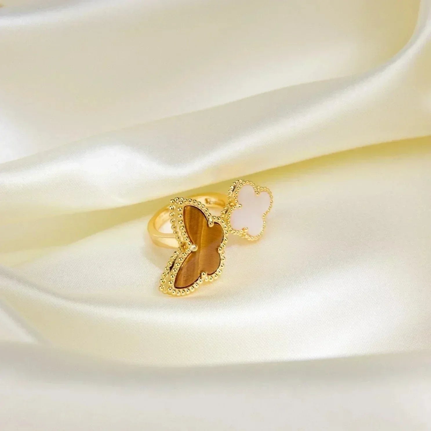 Aura LUCKY BETWEEN THE FINGER RING
