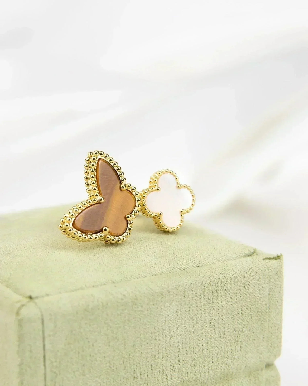 [⭐Aura ]LUCKY BETWEEN THE FINGER RING