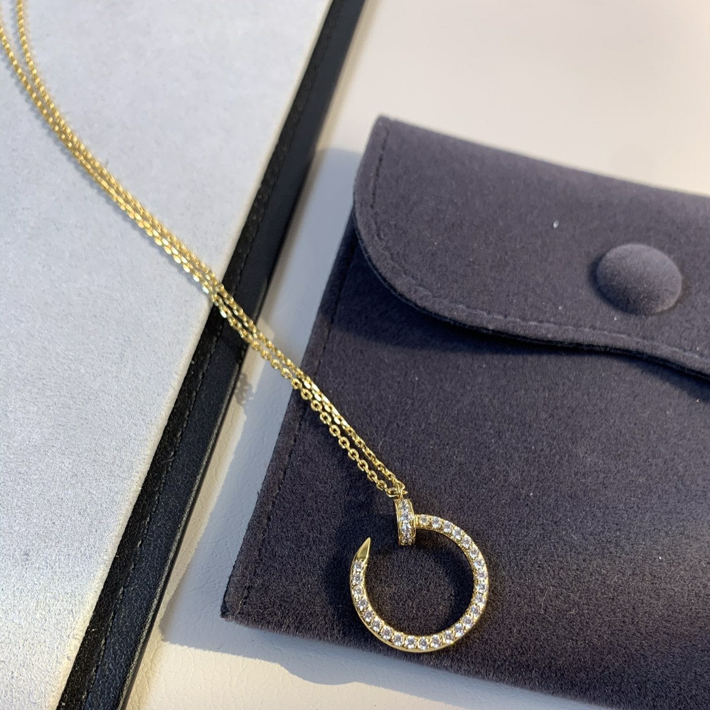 Aura JUSTE NECKLACE GOLD DIAMONDS