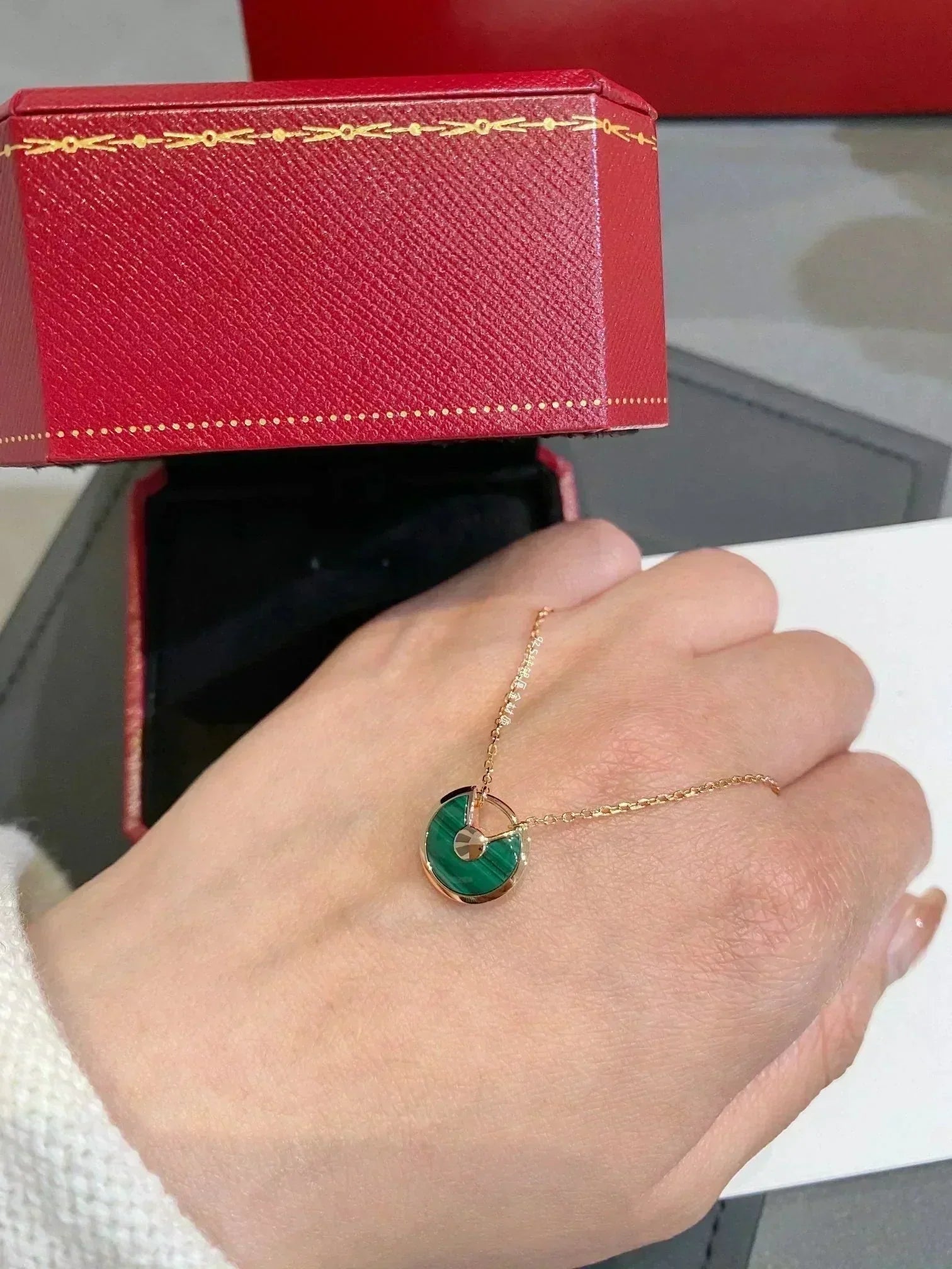 Aura AMULETTE ROSE GOLD MALACHITE NECKLACE