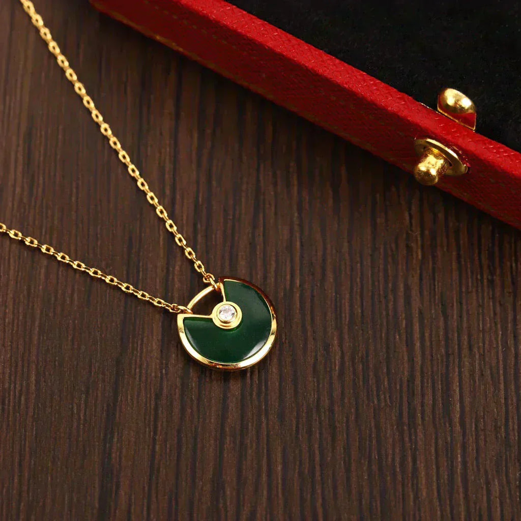 Aura AMULETTE GOLD MALACHITE NECKLACE