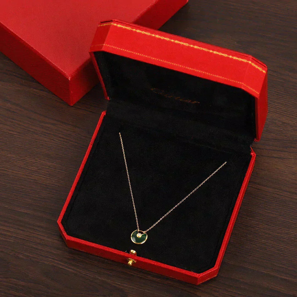 Aura AMULETTE GOLD MALACHITE NECKLACE