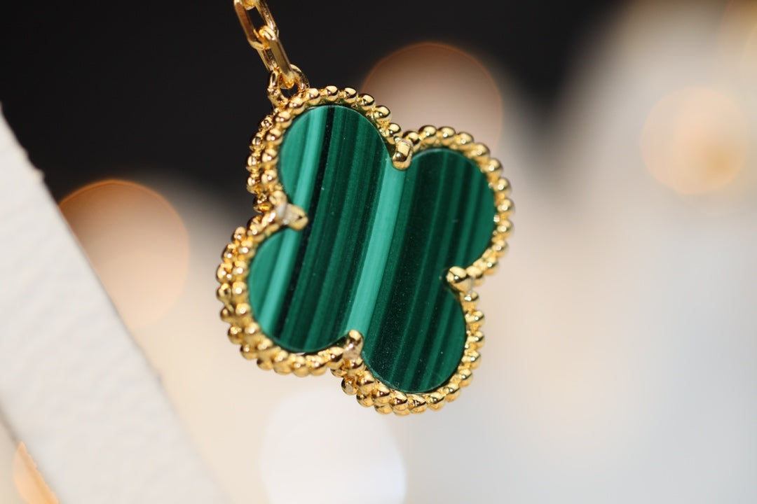 Aura CLOVER EARRINGS GOLD MALACHITE DIAMOND 3 MOTIF