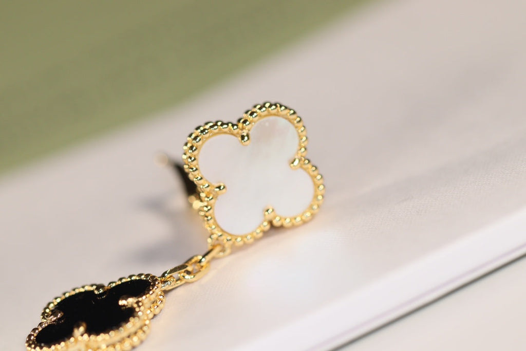 Aura CLOVER EARRINGS GOLD ONYX MOP 3 MOTIF