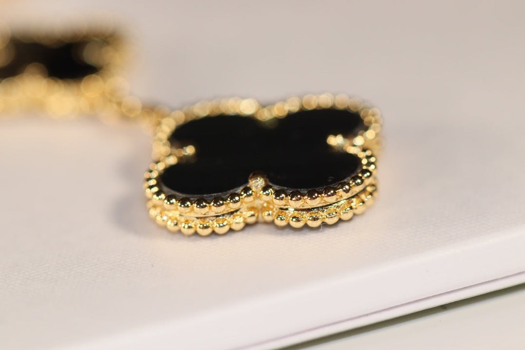 Aura CLOVER EARRINGS GOLD ONYX MOP 3 MOTIF