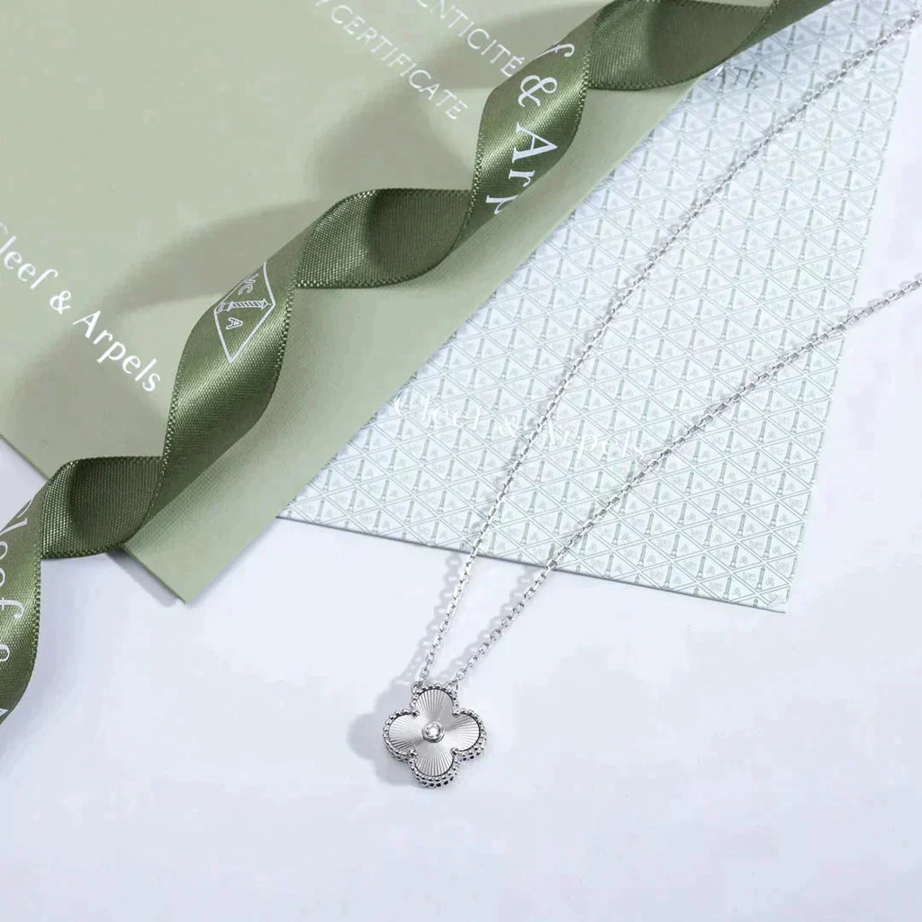 Aura CLOVER  15MM DIAMOND LASER NECKLACE SILVER