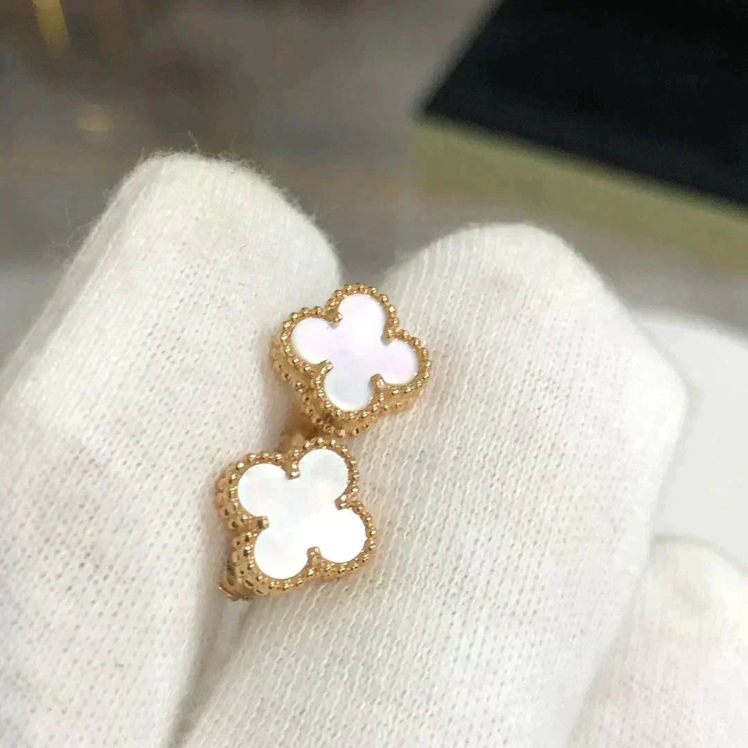 Aura CLOVER MINI 9,5MM WEISSE PERLMUTT-OHRRINGE