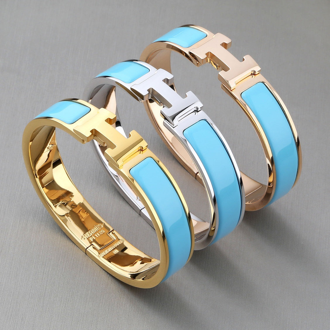 [⭐Aura ]H CLOUD BLUE BRACELET