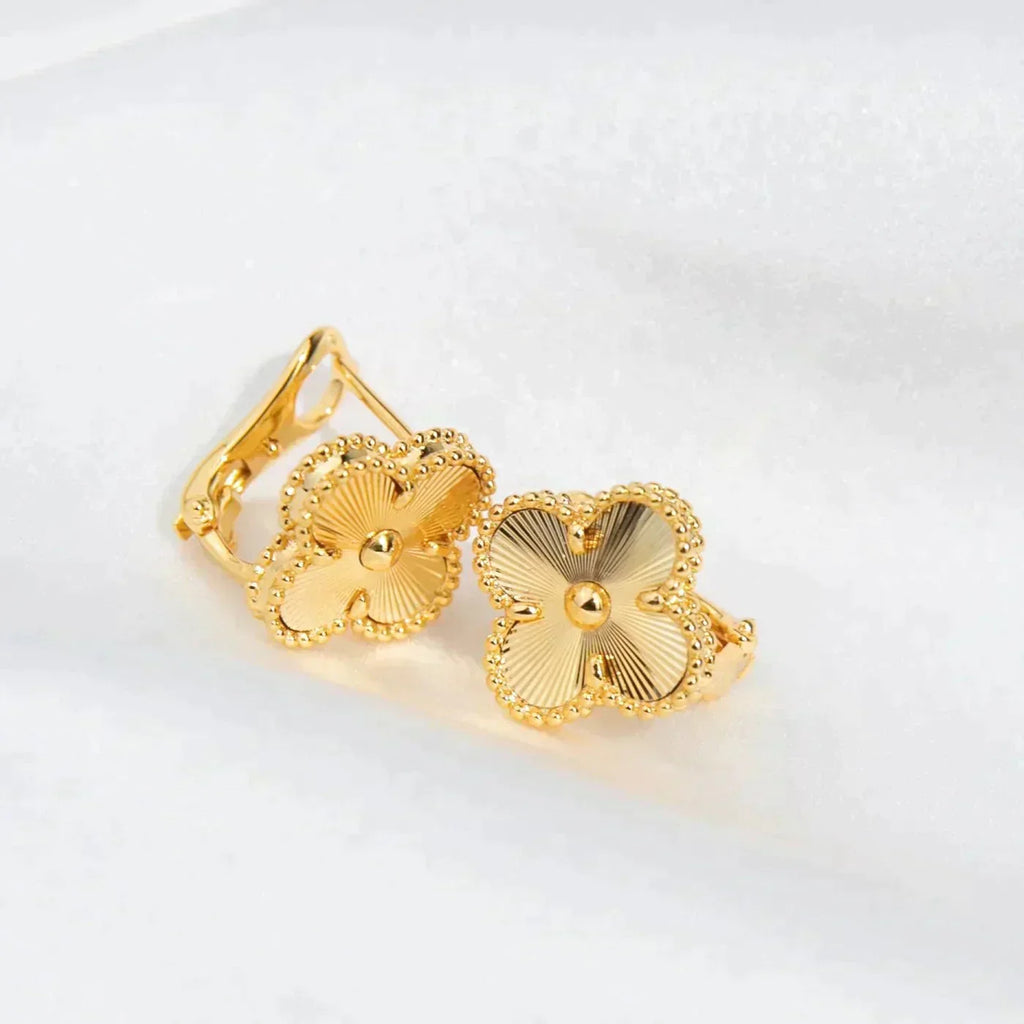 Aura CLOVER MEDIUM 1 MOTIFS LASER EARRINGS