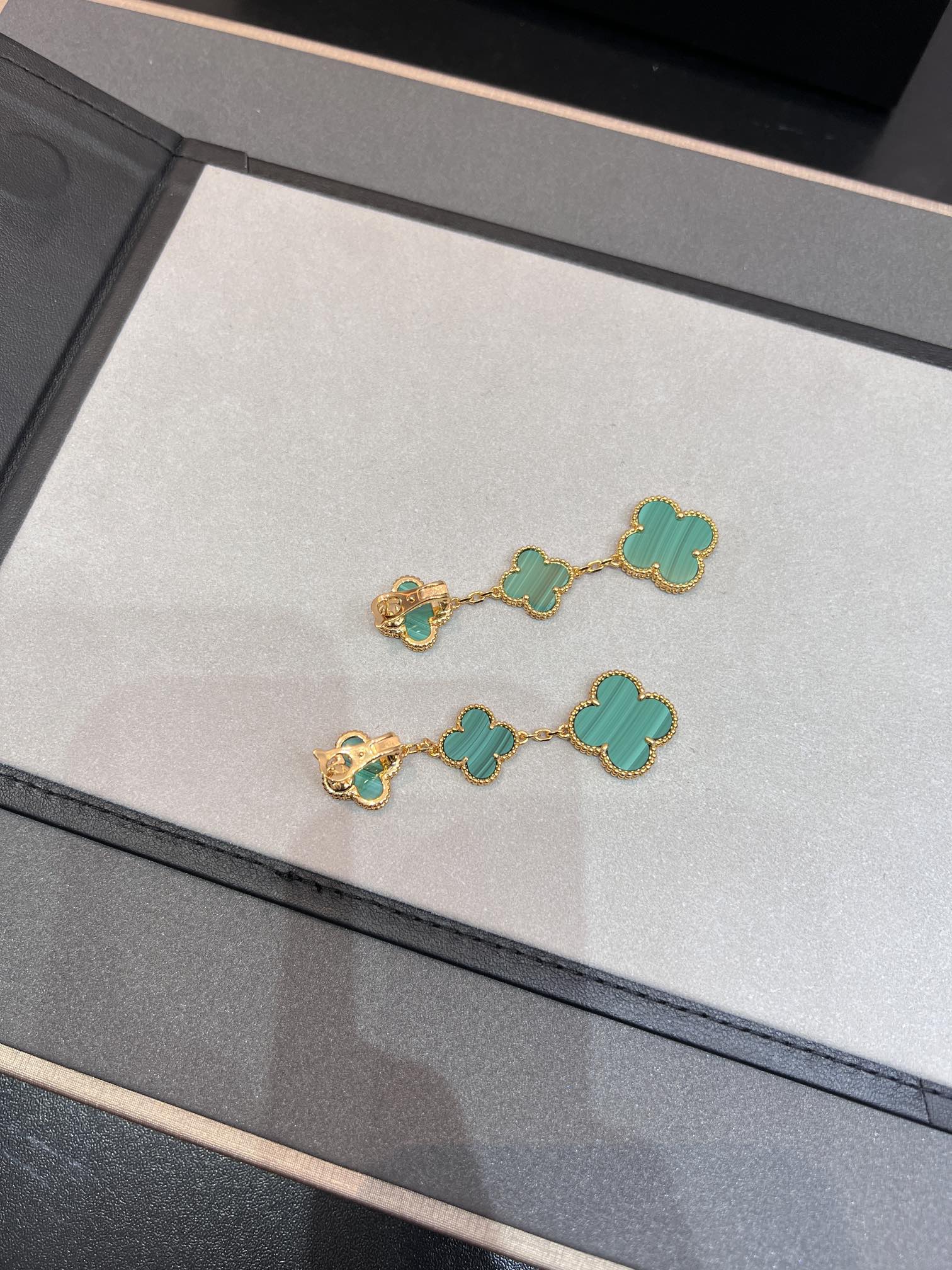 Aura CLOVER MALACHITE 3 MOTIFS GOLD
