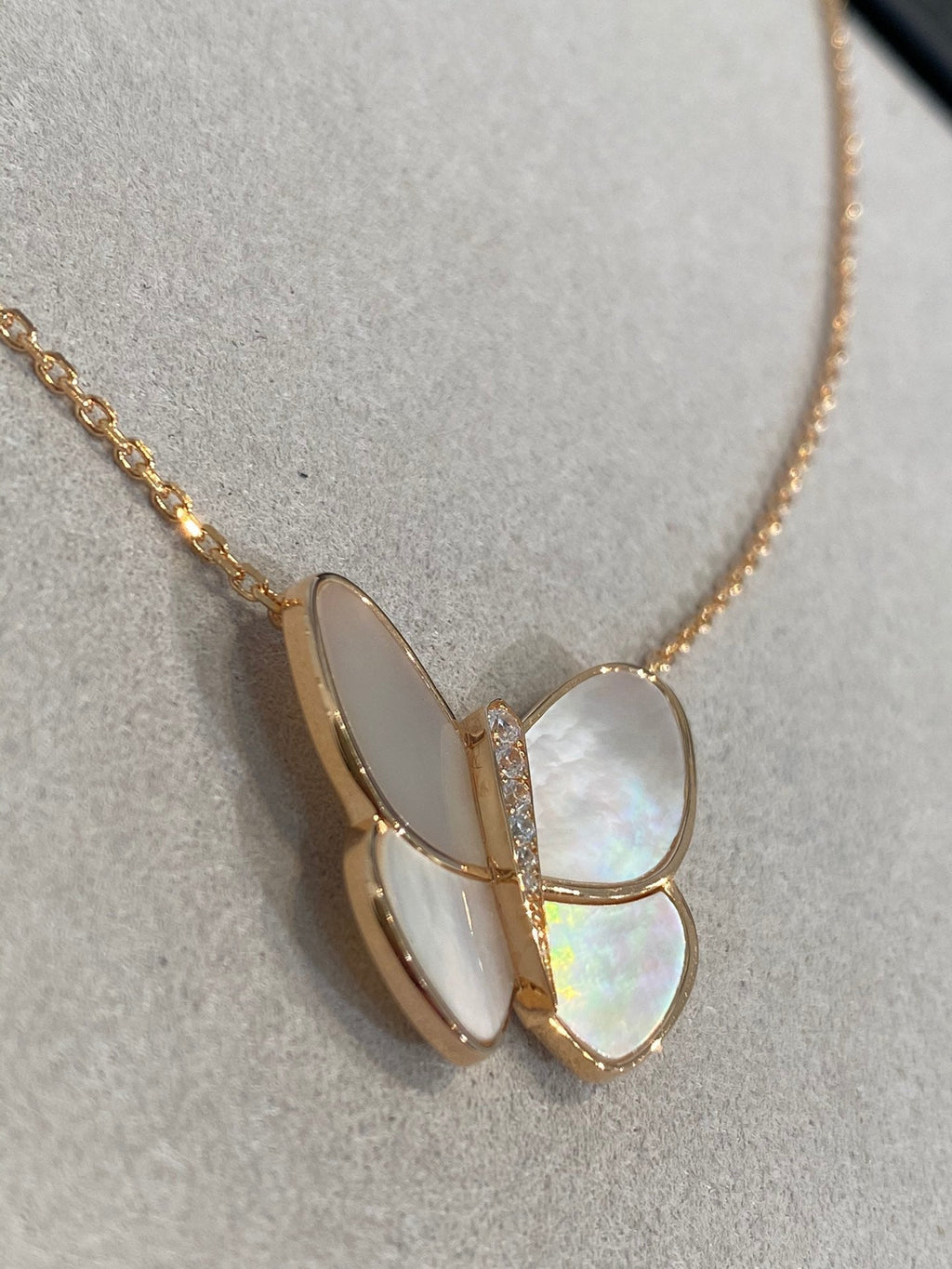 Aura BUTTERFLY GOLD MOP DIAMANT HALSKETTE