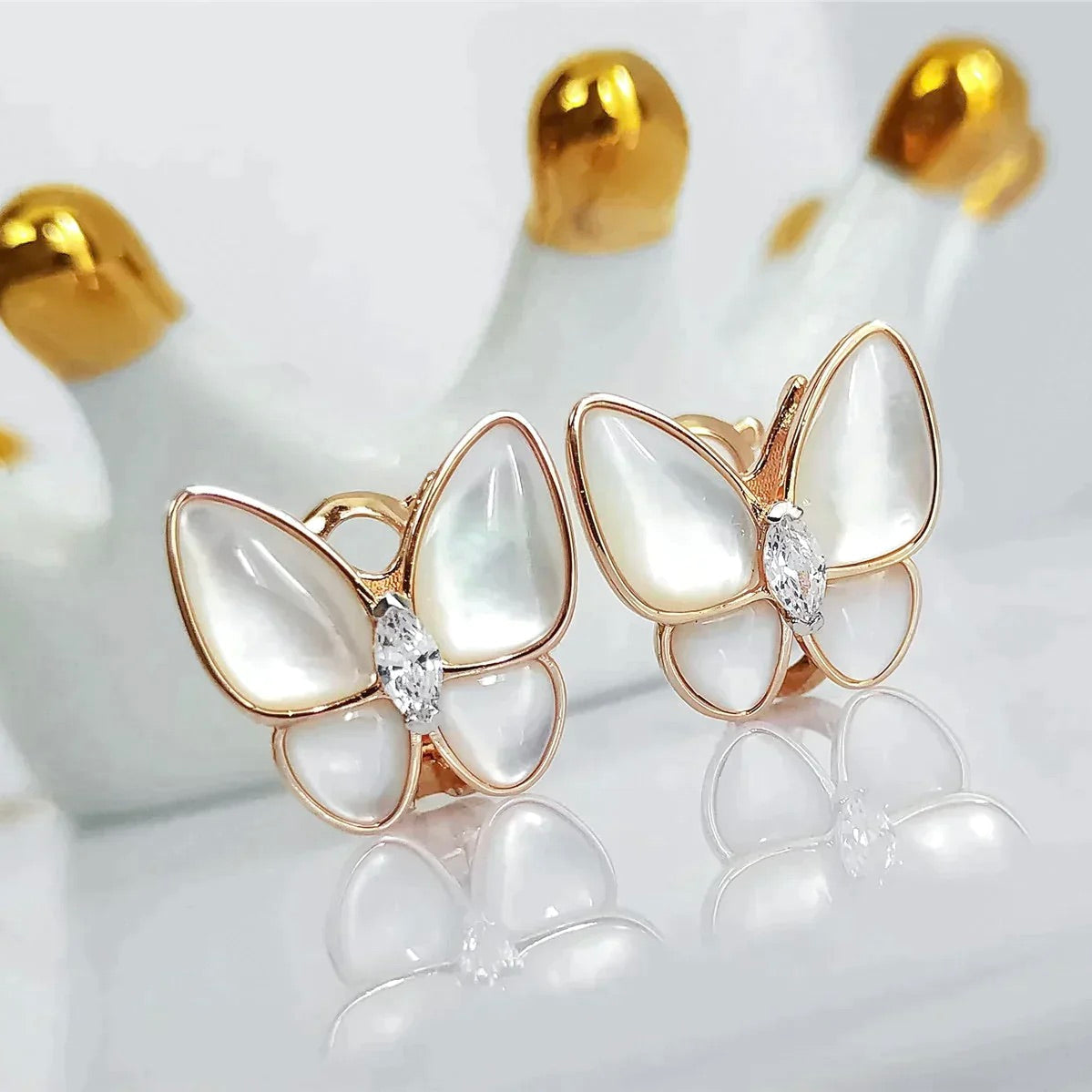 [⭐Aura ]BUTTERFLY MOP DIAMOND EARRINGS