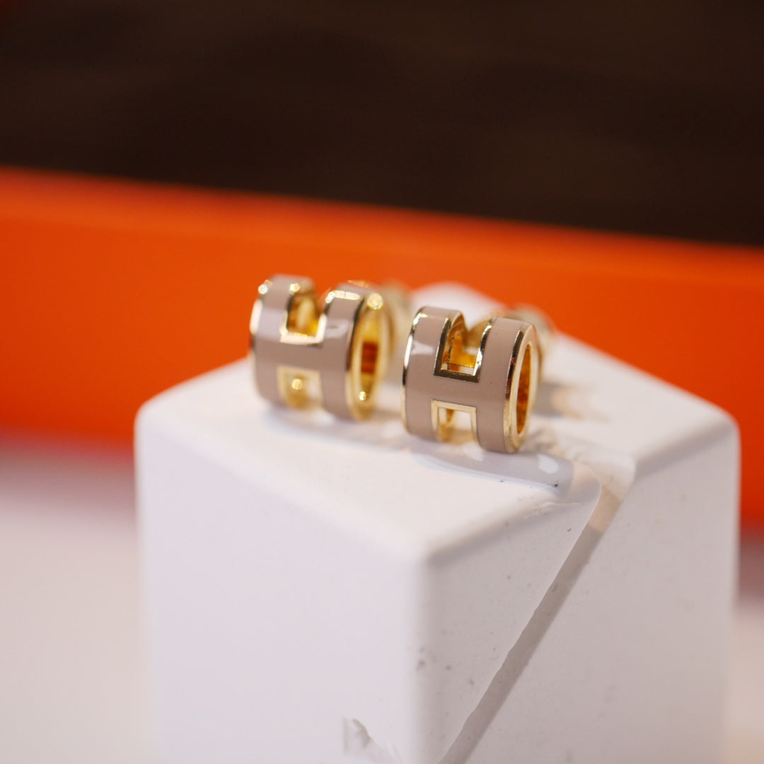 Aura MINI POP H GOLD EARRINGS GREY