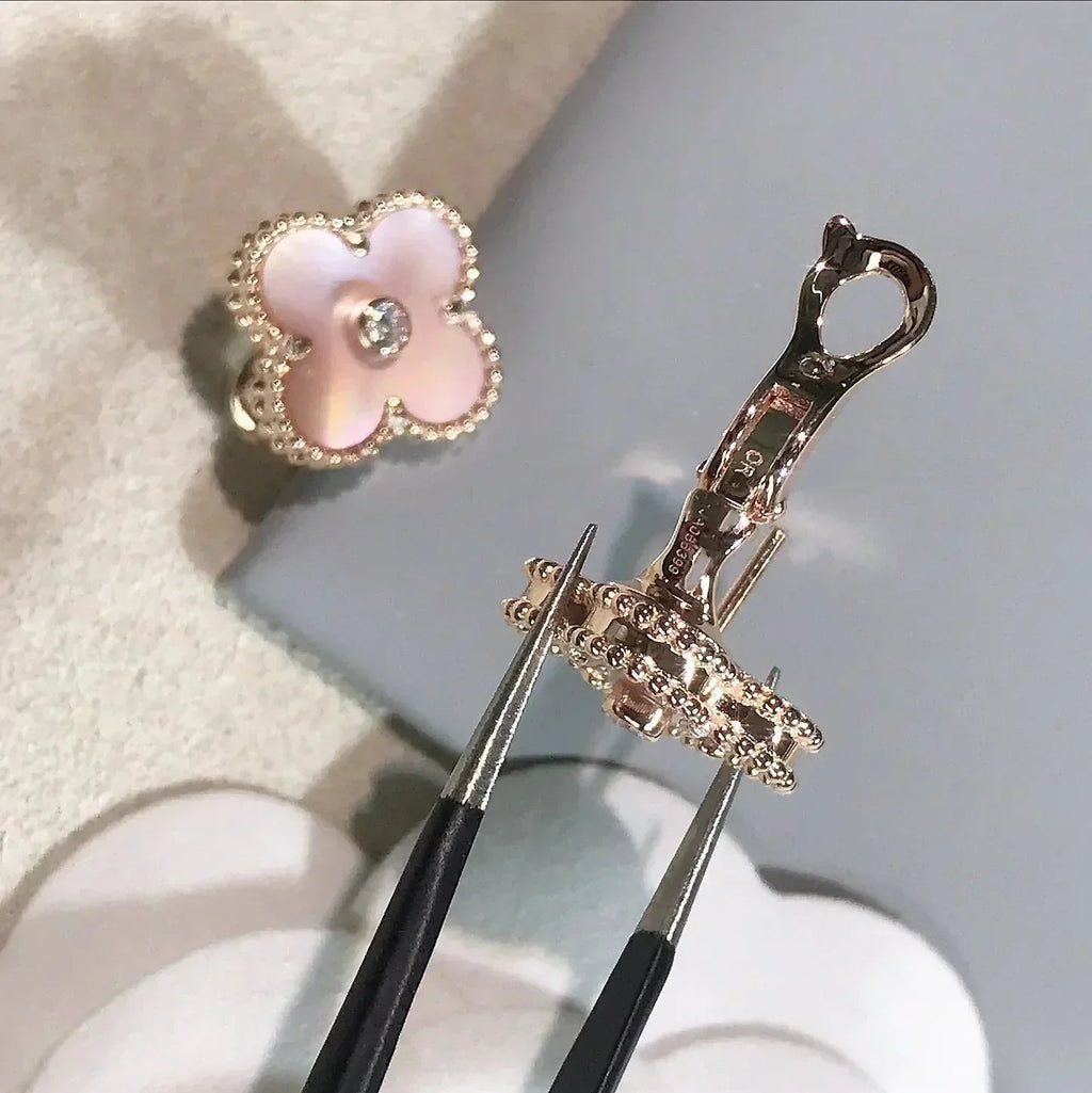 Aura CLOVER MEDIUM 1 MOTIVE ROSA MOP DIAMANT OHRRINGE