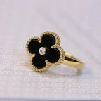 Aura CLOVER ONYX RING GOLD DIAMOND