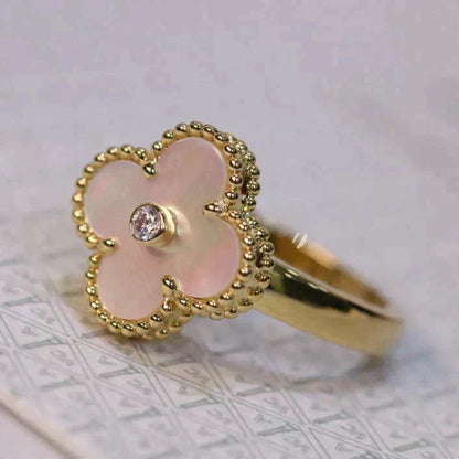 [⭐Aura ]CLOVER PINK MOP RING GOLD DIAMOND