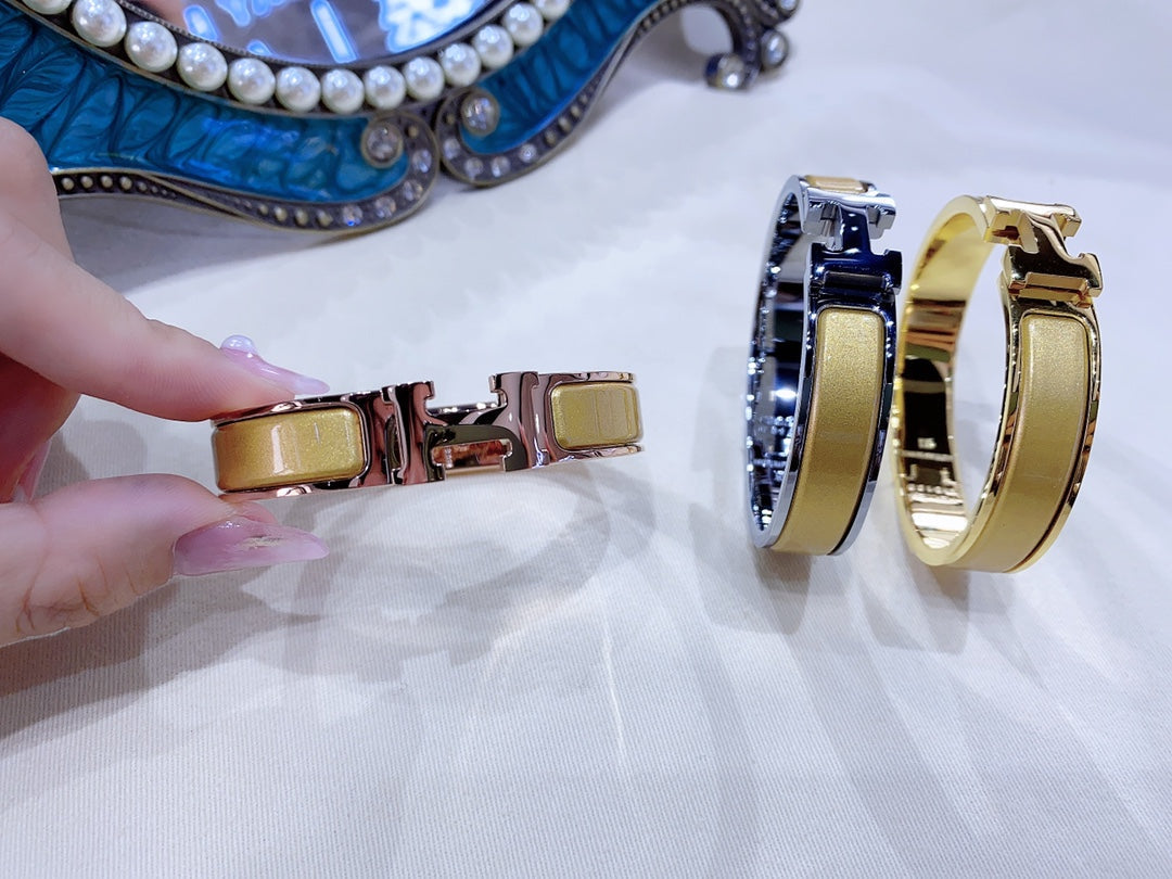 [⭐Aura ]H CHAMPAGNE BRACELET