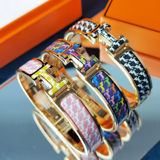 [⭐Aura ]H HORSE BRACELET 12MM