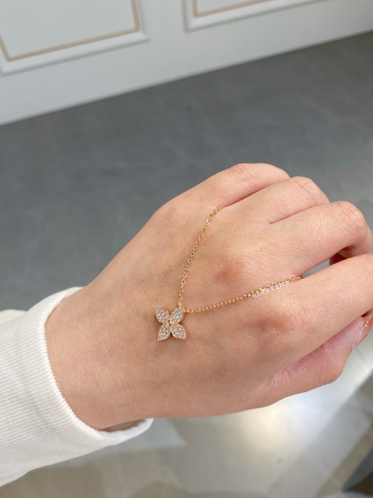 Aura STAR DIAMOND NECKALCE