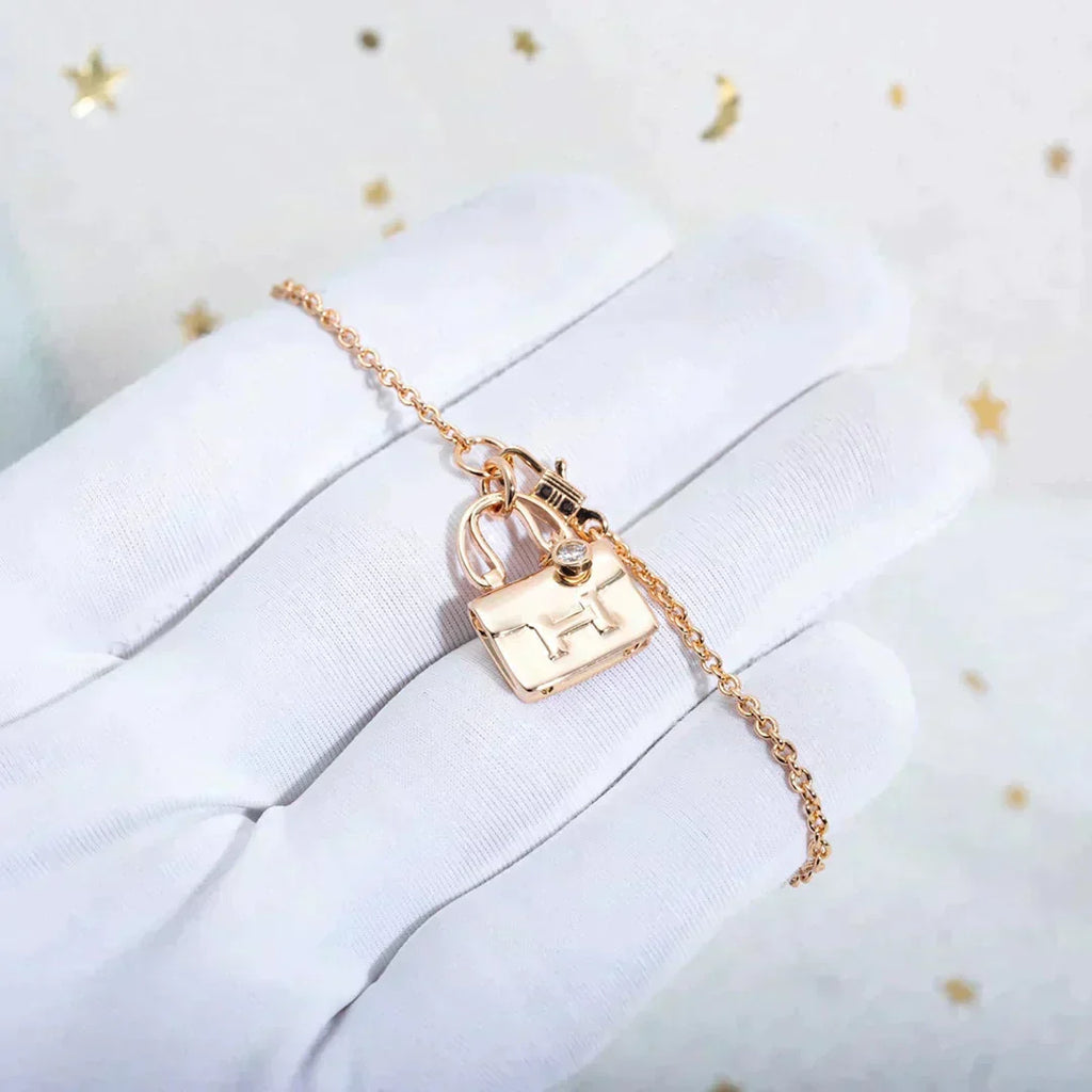 Aura AMULETTE PEDANT ROSE GOLD NECKLACE