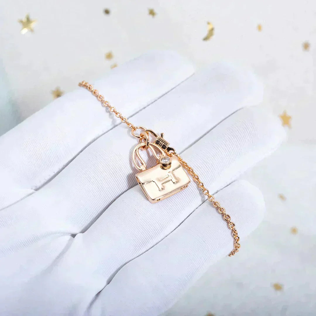 Aura AMULETTE PEDANT ROSE GOLD NECKLACE