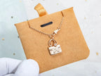 Aura AMULETTE PEDANT ROSE GOLD NECKLACE