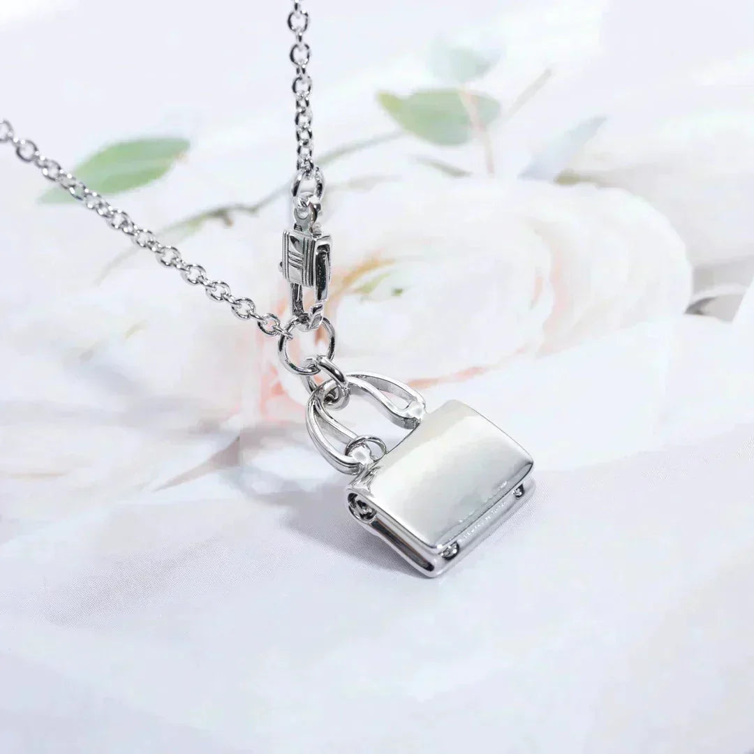 Aura AMULETTE PEDANT SILVER NECKLACE