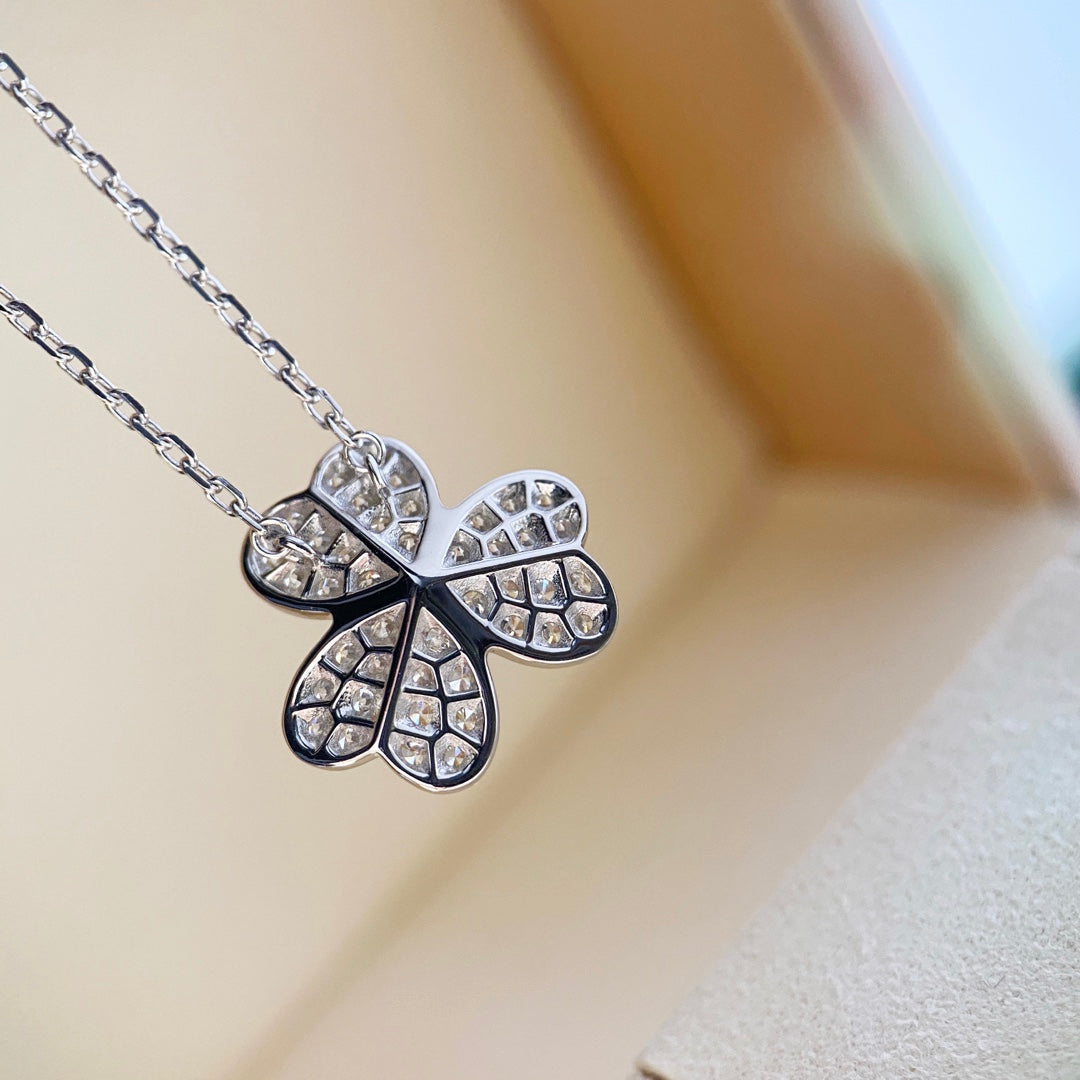 Aura CLOVER DIAMOND NECKLACE SILVER