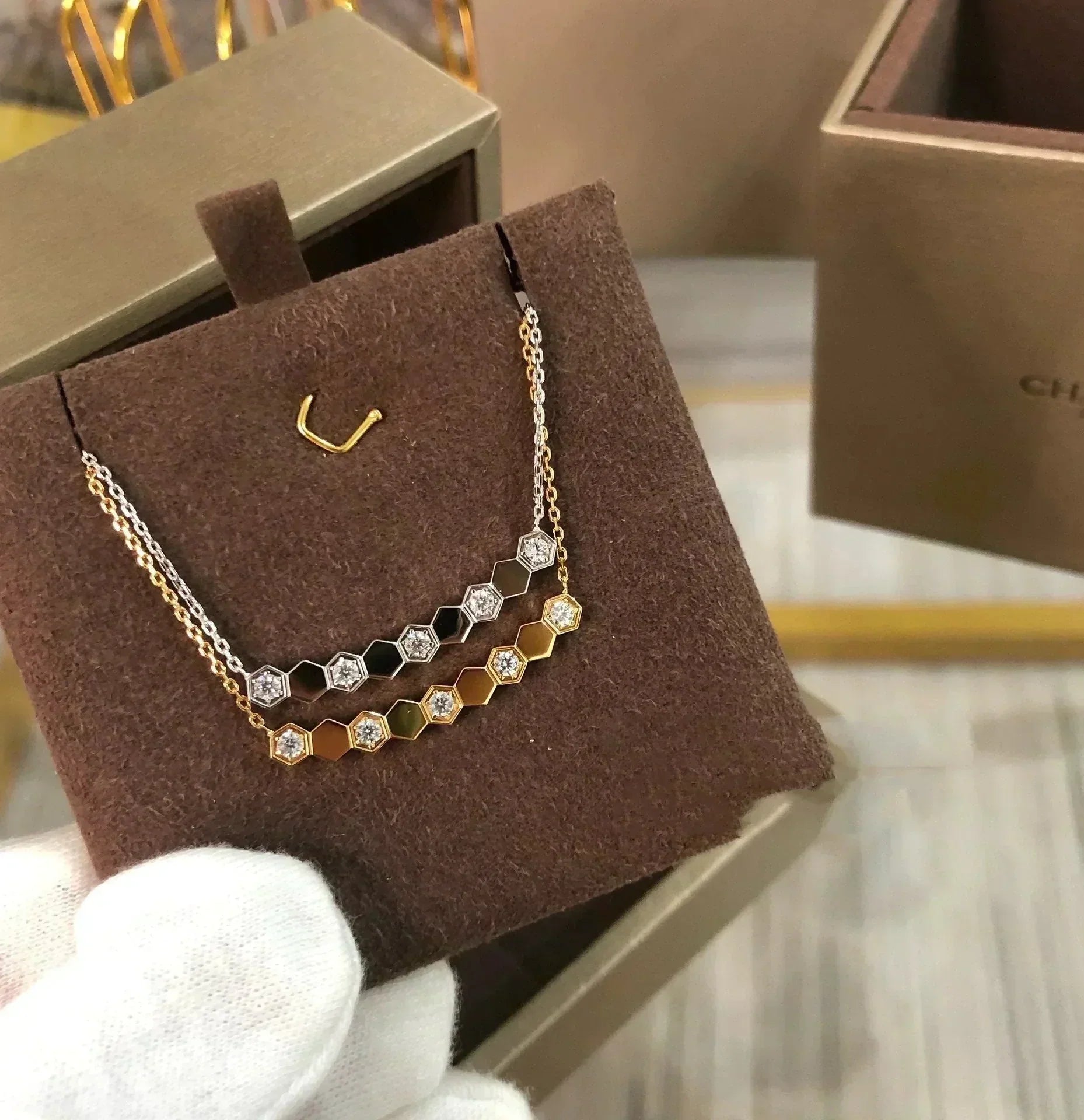 Aura BEE LOVE NECKLACE DIAMOND
