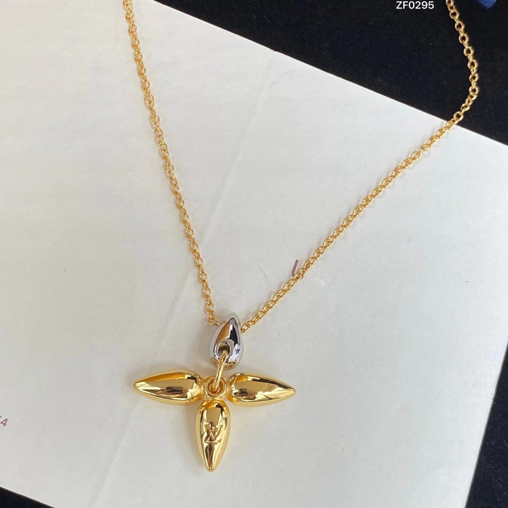 Aura LOUISETTE PEDANT GOLD NECKLACE