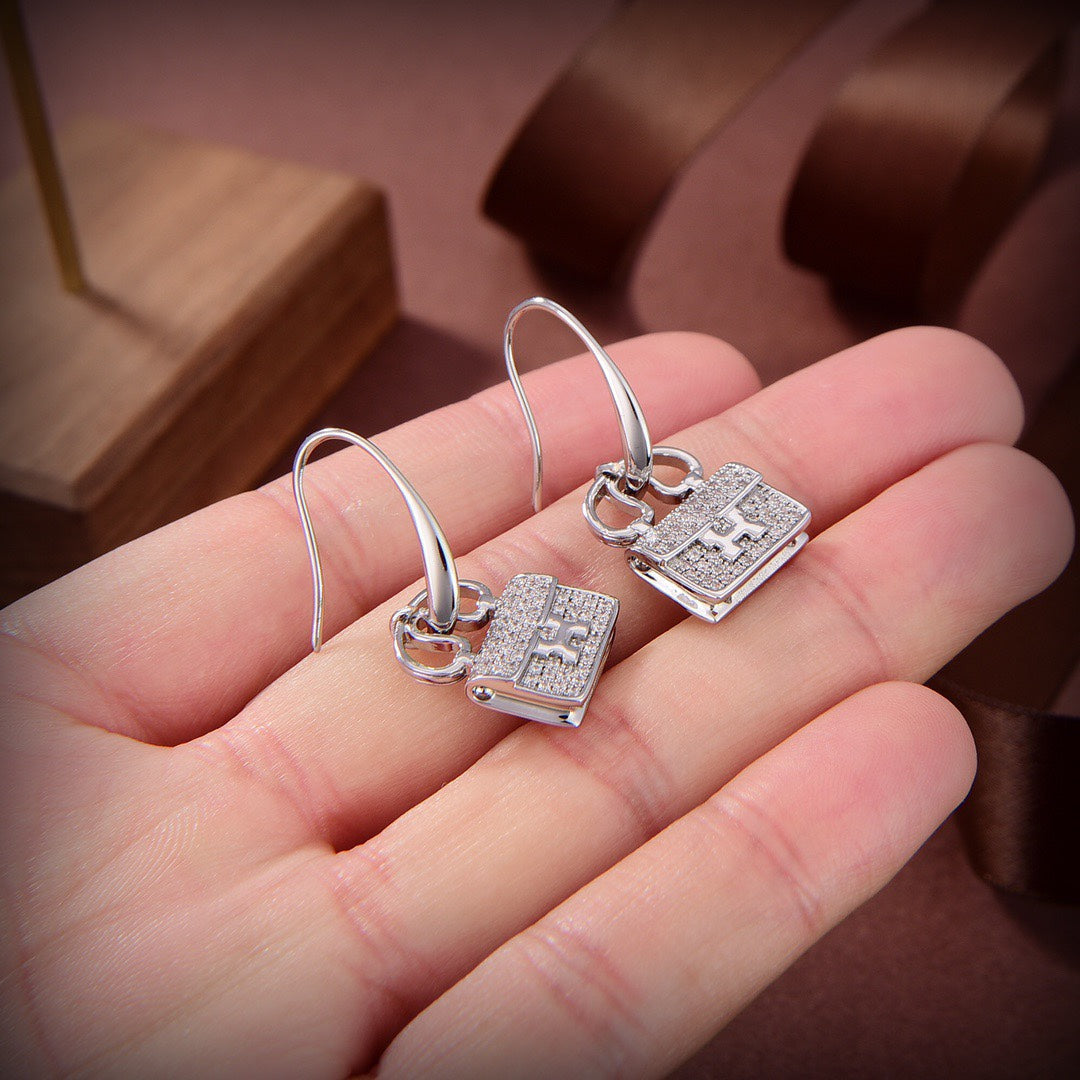 Aura KELLY DIAMOND EARRINGS