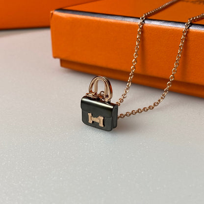 [⭐Aura ]CONSTANCE BLACK PEDANT PINK GOLD NECKLACE
