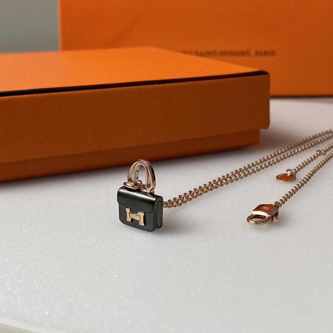 Aura CONSTANCE BLACK PEDANT PINK GOLD NECKLACE