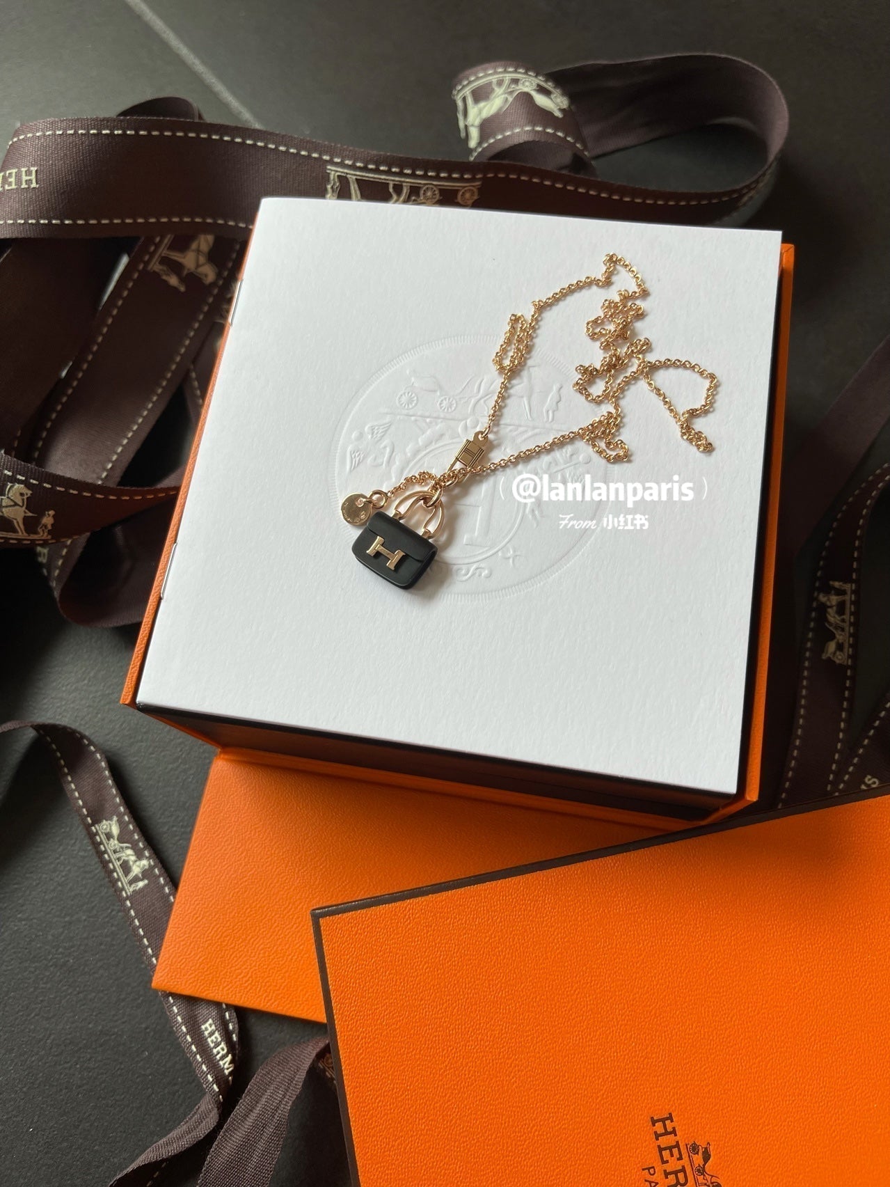 Aura CONSTANCE BLACK PEDANT PINK GOLD NECKLACE