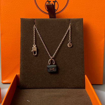 [⭐Aura ]CONSTANCE BLACK PEDANT PINK GOLD NECKLACE