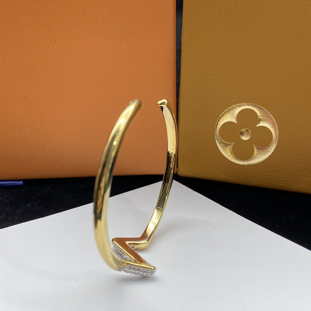 Aura VOLTE UPSITE DOWN DIAMOND GOLD OPEN BRACELET