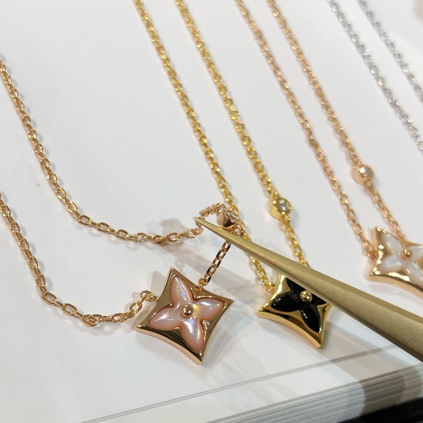 Aura STAR BLACK MOP NECKLACE