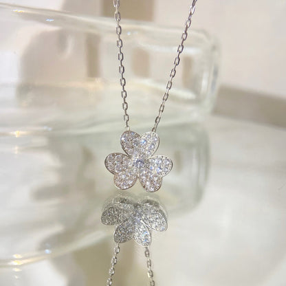 [⭐Aura ] FLOWER DIAMOND NECKLACE