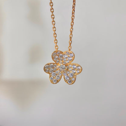 [⭐Aura ] FLOWER DIAMOND NECKLACE
