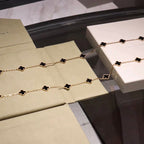 Aura CLOVER 20 MOTIVE ONYX HALSKETTE
