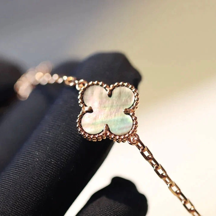Aura CLOVER 20 MOTIVE DUNKEL PERLMUTT DIAMANT HALSKETTE