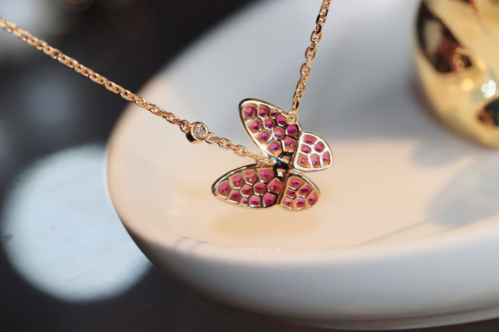 Aura BUTTERFLY RED DIAMOND ROSÉGOLD-HALSKETTE