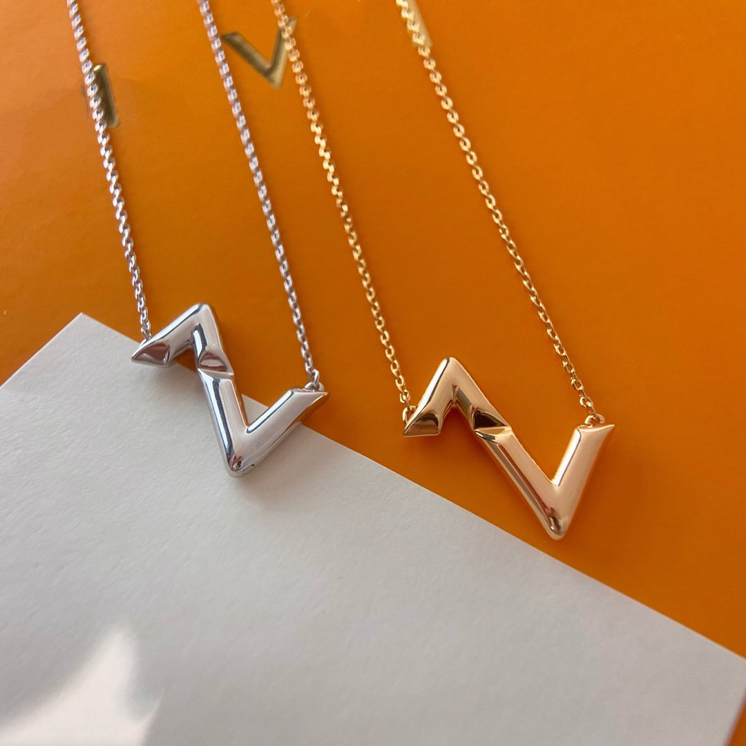 Aura VOLTE UPSIDE DOWN NECKLACE