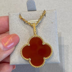 Aura CLOVER 25MM NECKLACE GOLD CARNELIAN